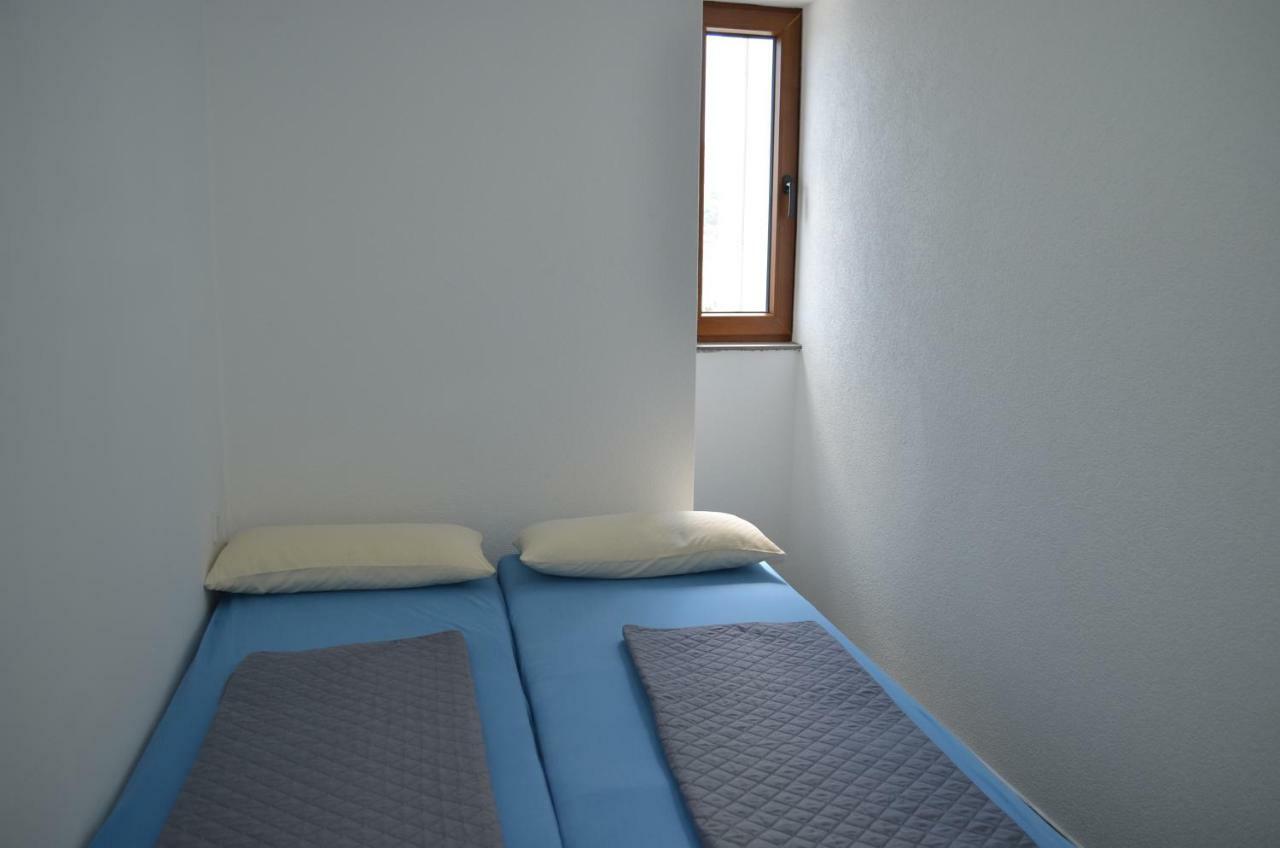 Apartments Mul Baška Exteriör bild